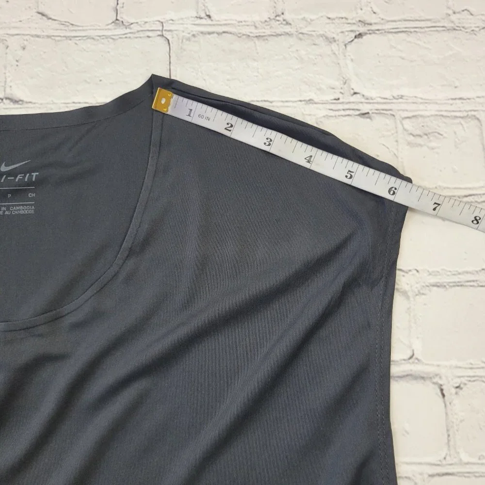 Nike Dri fit woman’s black lightweight active y-shirt size S